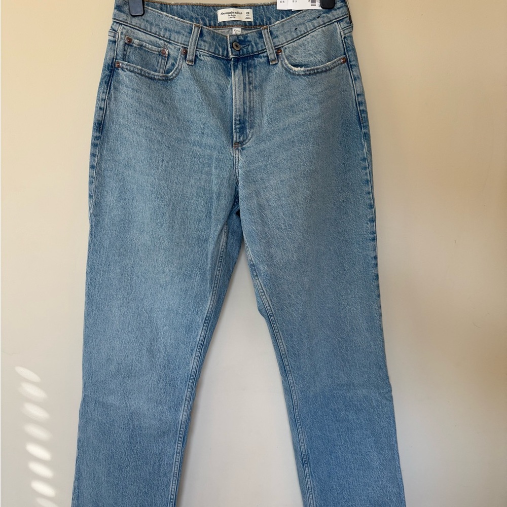 Abercrombie & Fitch Low Rise The Baggy Curve Love Jeans - Size 28 Long - NWT